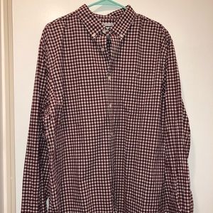 Men’s Old Navy classic fit button down shirt